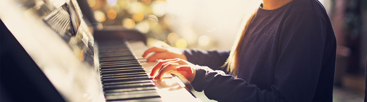 Nashville Music Academy, Girl playing piano